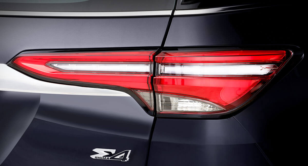 Toyota Fortuner - exterior 4